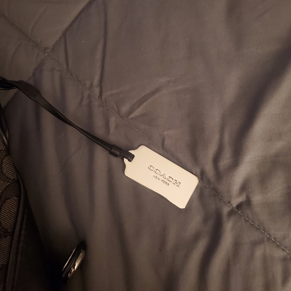 Edie Shoulder Bag 31 In Signature Jacquard - Picture 9 of 12